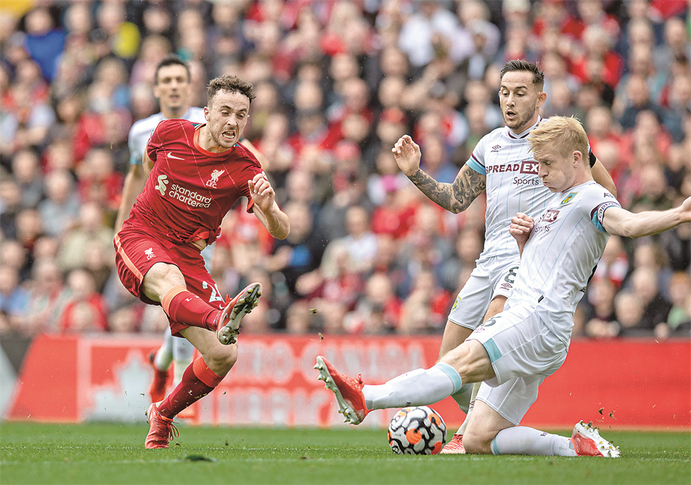 世欧预半场：詹扎劲射造险，瑞典暂0-0斯洛文尼亚（世欧预半场战报：瑞典0-0斯洛文尼亚，詹扎远射险些破门）