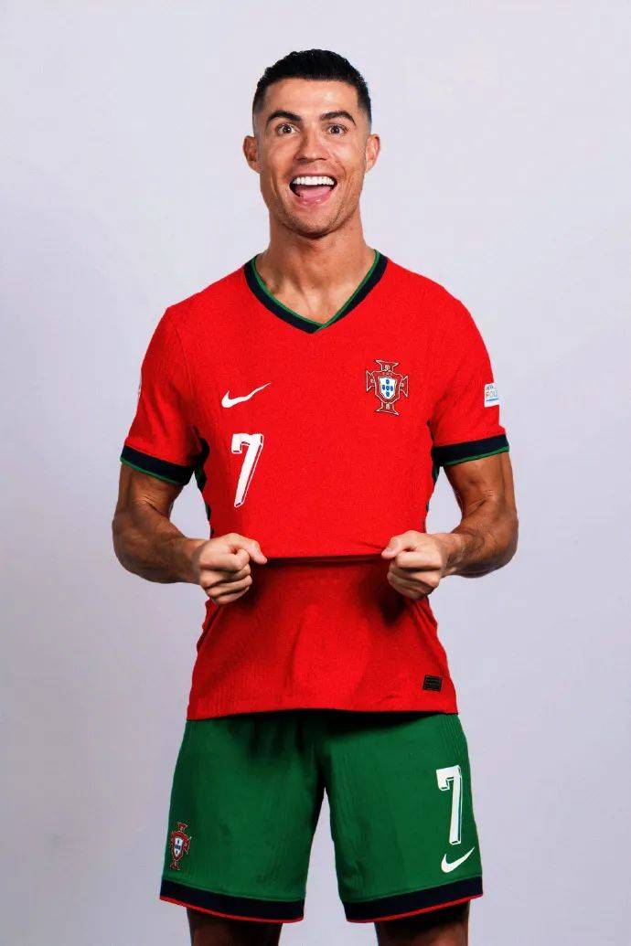 维拉豪取各项赛事七连胜！英超排名升至第二差阿森纳3分（维拉各线豪取七连胜，英超升至次席，仅落后阿森纳3分）