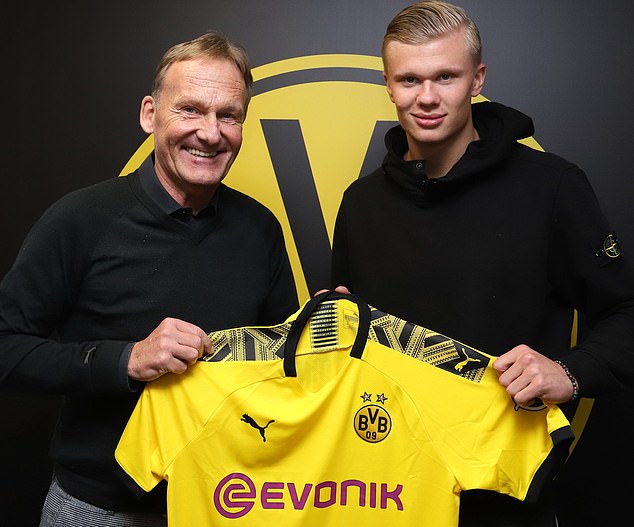 莱奥罚点前铃木彩艳对他说踢右边，最终莱奥踢向右边并且罚进