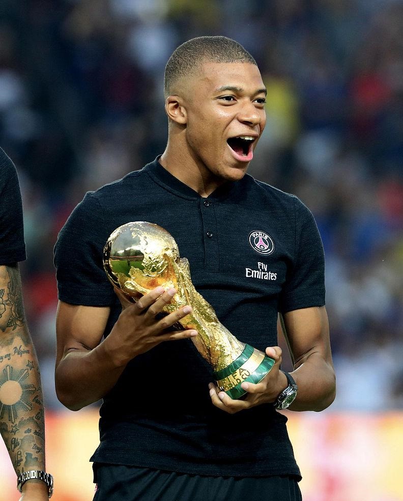 西甲战报：安东尼破门，费兰戴帽，巴塞罗那5-3客胜贝蒂斯（西甲快讯：费兰上演帽子戏法，安东尼建功，巴萨客场5-3击败贝蒂斯）