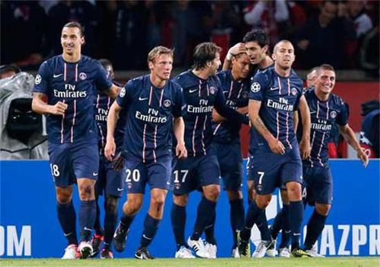 芬奇谈爱德华兹低迷：他一过半场就被包夹，必须研究如何应对（芬奇评爱德华兹状态不佳：过半场即遭夹击，需尽快拿出应对策略）