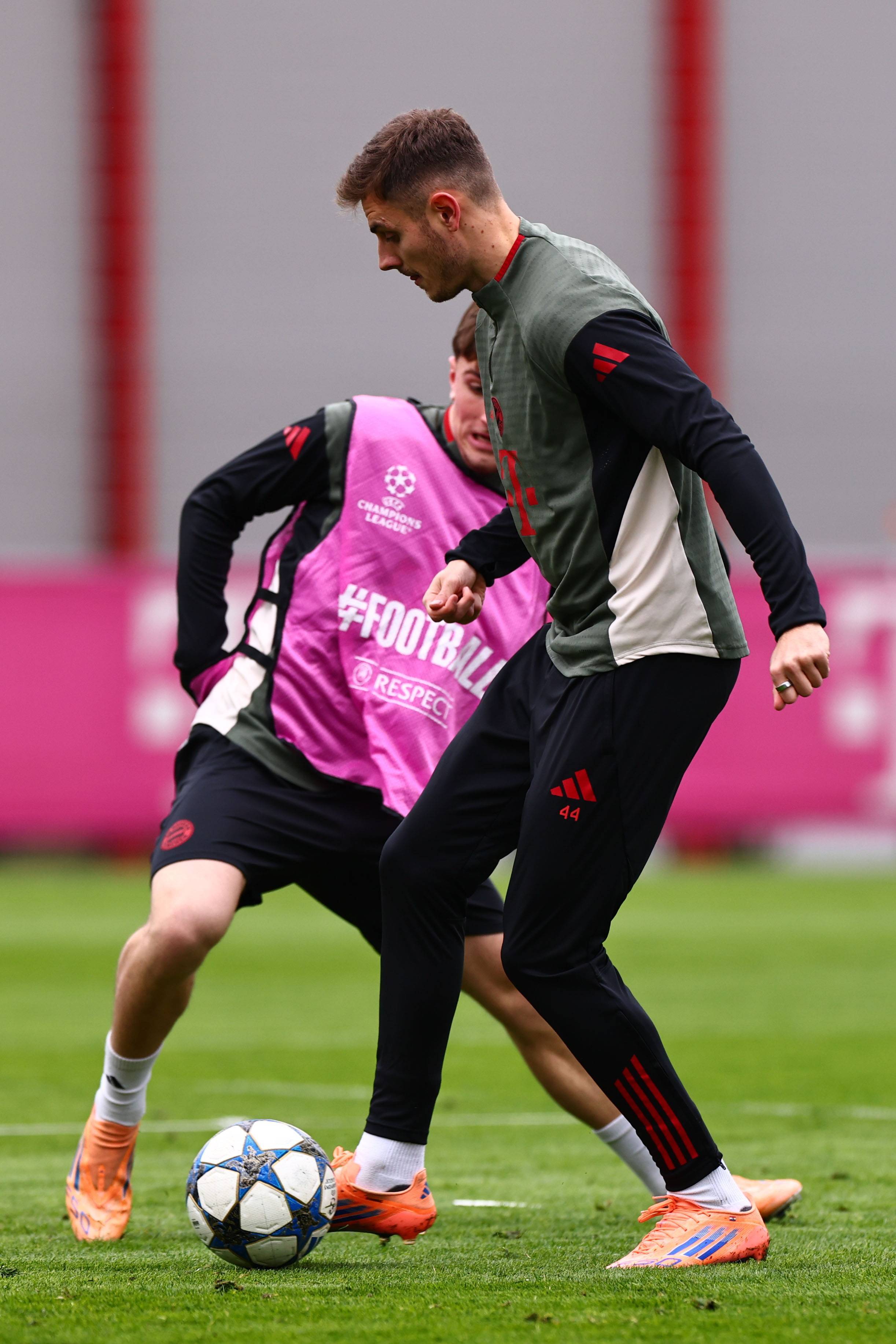 哑火，阿尔瓦雷斯近5场西甲比赛0球0助，近4场仅射门3次（状态低迷，阿尔瓦雷斯近5轮西甲0球0助，近4战仅3次射门）