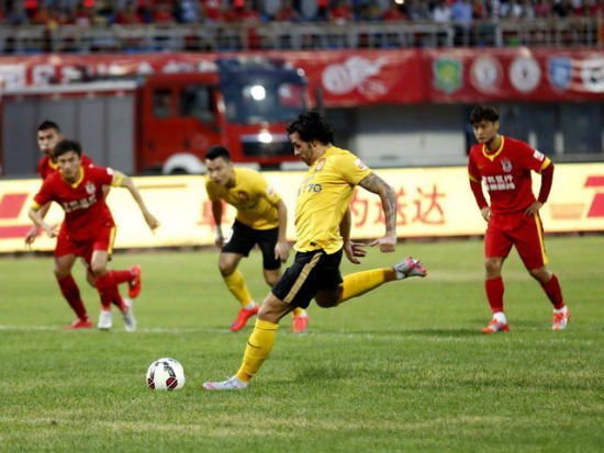 13岁天才小将代表阿森纳U19出战青年欧冠，打破赛事纪录（13岁阿森纳天才小将出战U19青年欧冠，刷新赛事纪录）